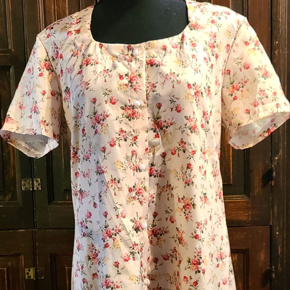 Sweet lightweight button down long summer dress. Perfect condition.